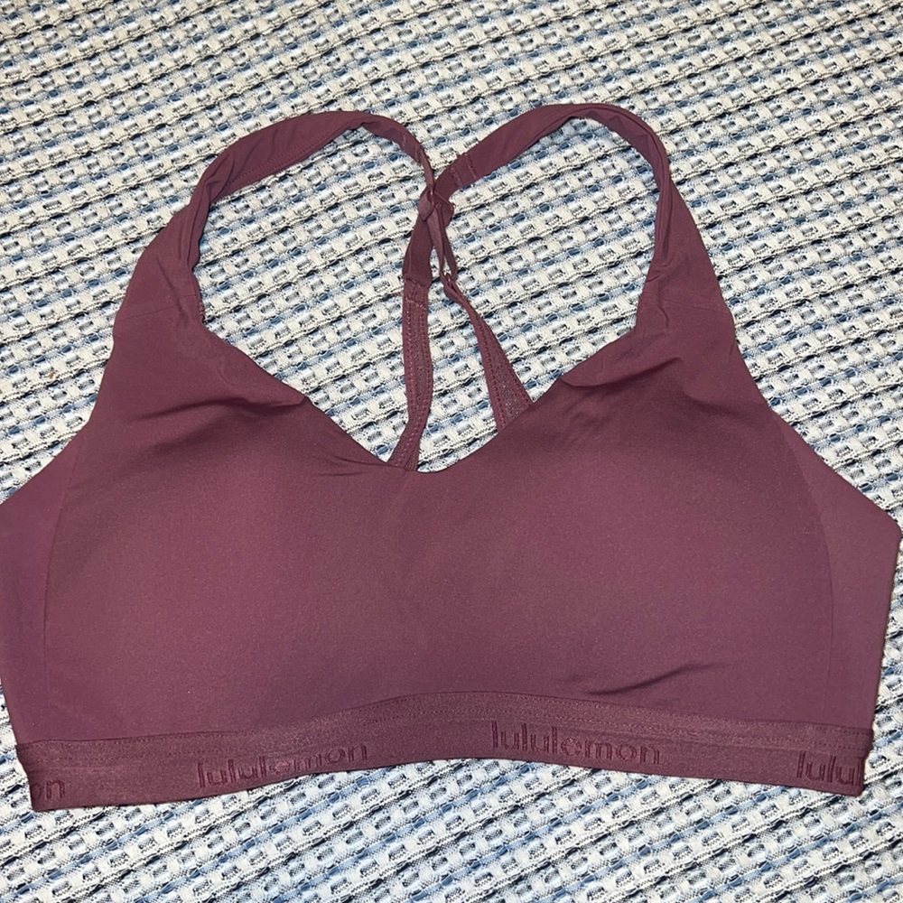 Lululemon sports bra